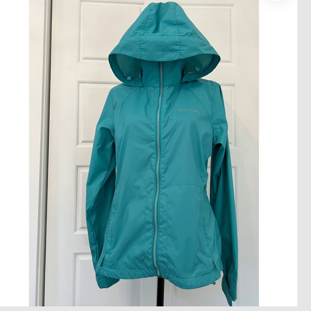 Columbia Women's Aqua Hooded rain Jacket